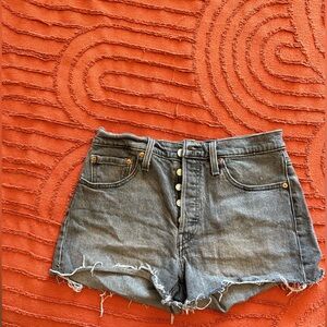 501 Levi cut off shorts